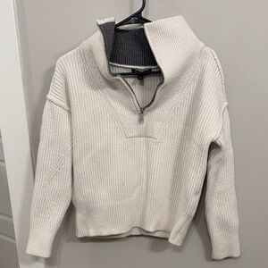 Banana Republic Cream and Gray Women's Sweater